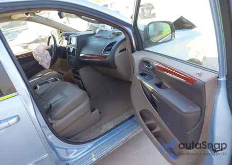 2013 Chrysler Town & Country Touring z USA, uszkodzony, nr VIN 2C4RC1BG4DR792941